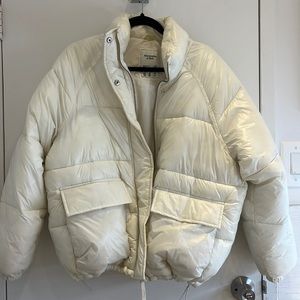 White Puffer Jacket Women's Abercrombie and Fitch